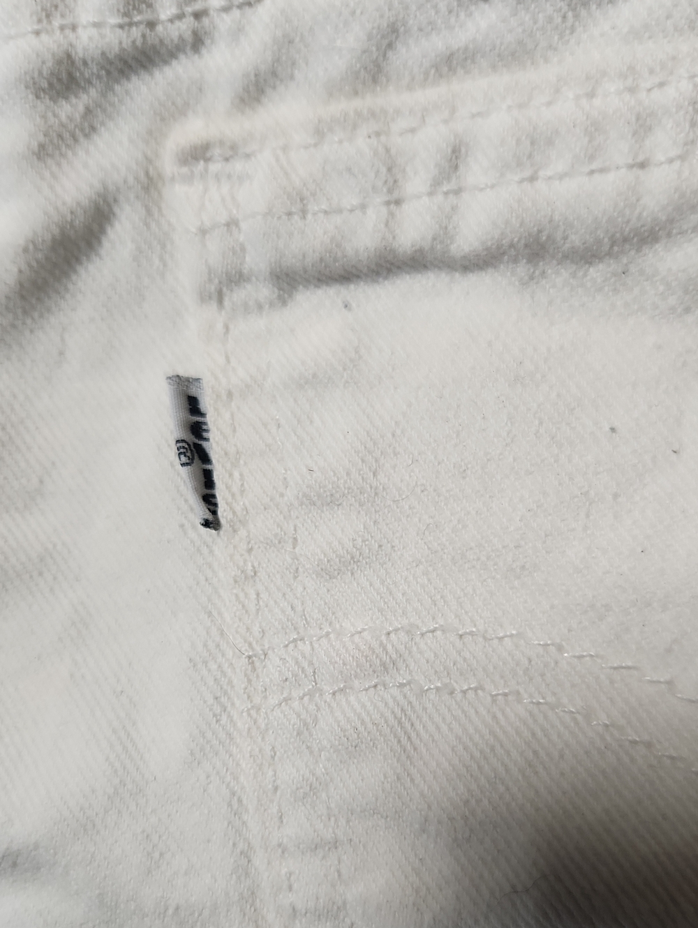 Levi's White High-Rise Denim Shorts - Picture 9 of 10
